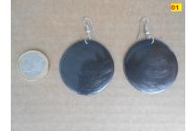 les boucles d'oreilles de la série C